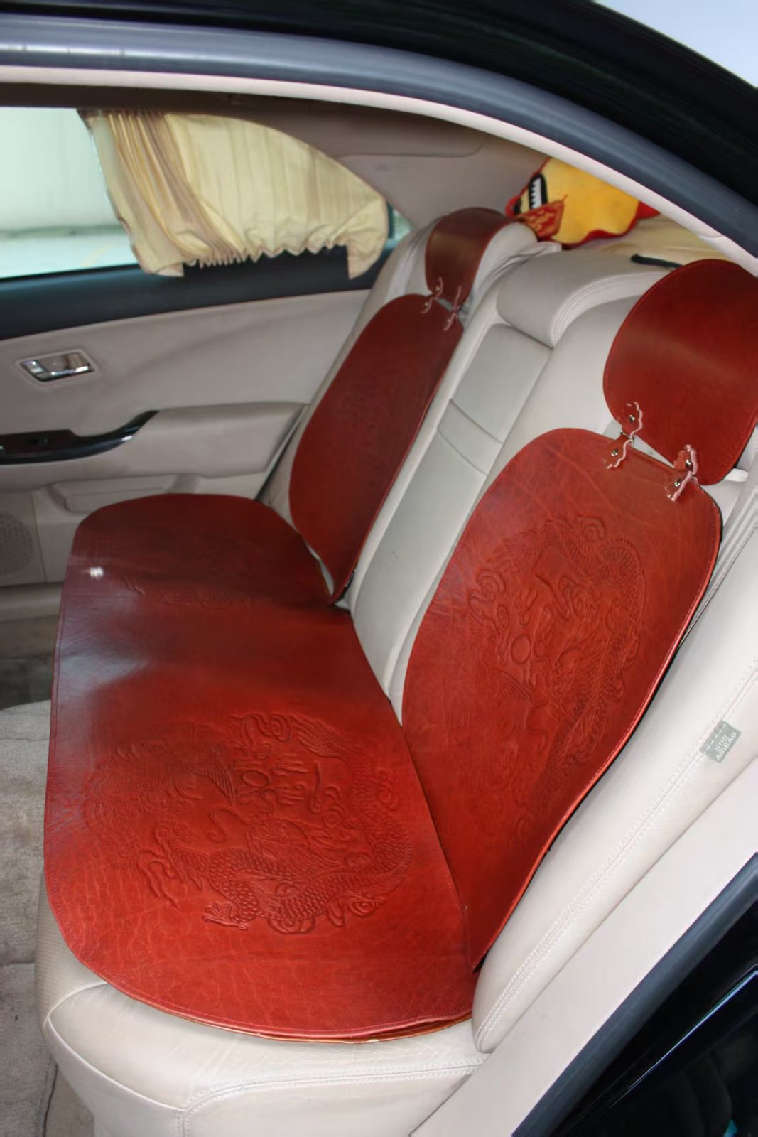 Emboss detail rear