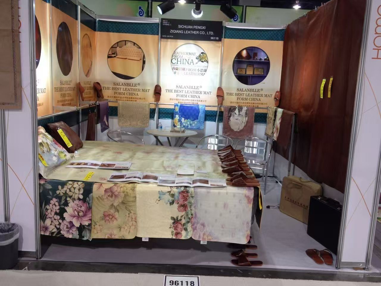 Trade fair booth · 展会现场