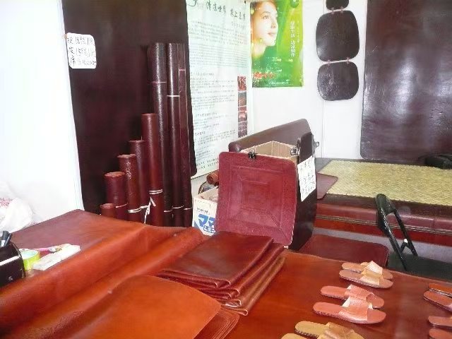 Product display at fair · 展品陈列
