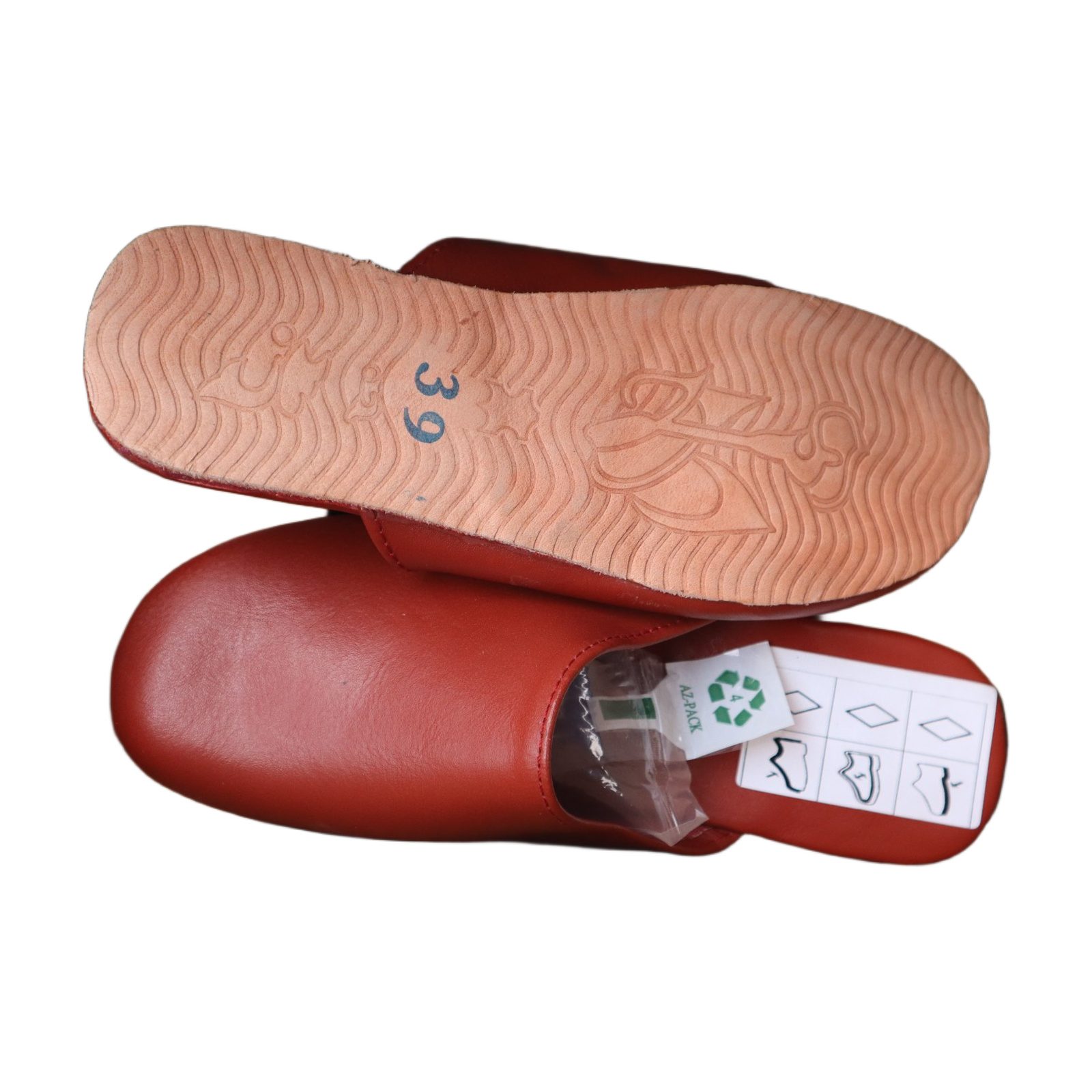 Red-brown closed-toe 3